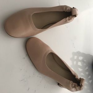 EverLane Blush/Nude Italian Leather Heels (size 8)